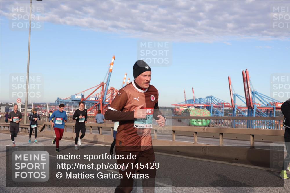 03.10.2024 - Köhlbrandbrückenlauf Matties Gatica Varas http://msf.ph/oto/7145429 03.10.2024 09:42:36 Position 2 1127, 1035, 1997 meine-sportfotos.de