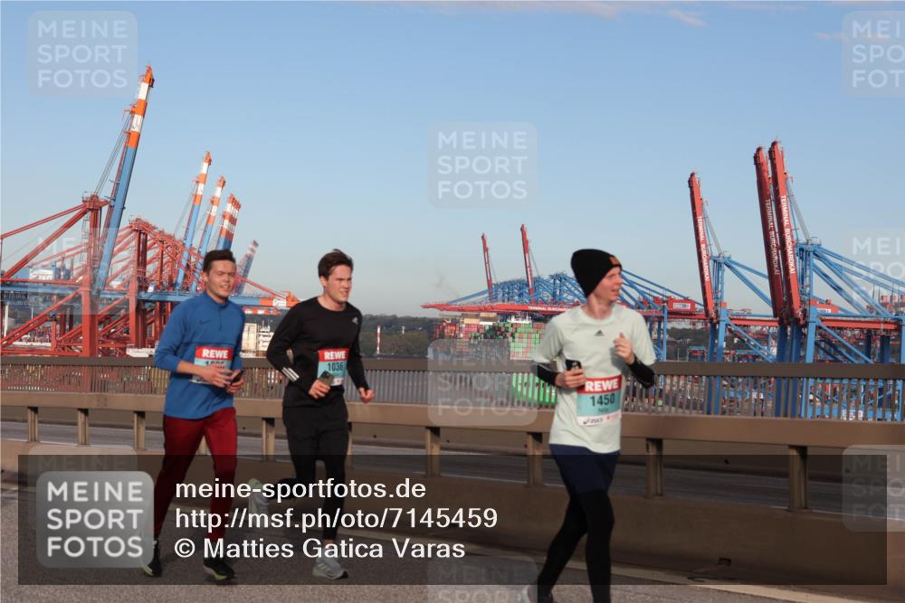 03.10.2024 - Köhlbrandbrückenlauf Matties Gatica Varas http://msf.ph/oto/7145459 03.10.2024 09:42:38 Position 2 100, 1036, 1450 meine-sportfotos.de