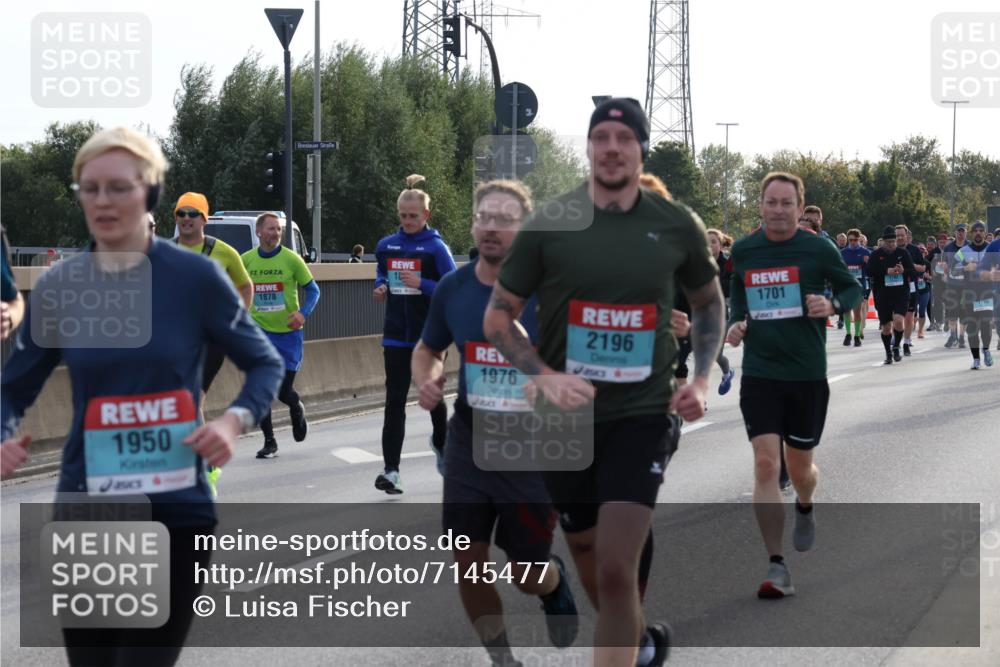 03.10.2024 - Köhlbrandbrückenlauf Luisa Fischer http://msf.ph/oto/7145477 03.10.2024 09:14:48 Position 3 1950, 1878, 1, 1701, 2196, 1976 meine-sportfotos.de