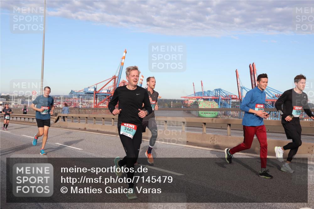 03.10.2024 - Köhlbrandbrückenlauf Matties Gatica Varas http://msf.ph/oto/7145479 03.10.2024 09:42:39 Position 2 2441, 127, 1035, 1036 meine-sportfotos.de