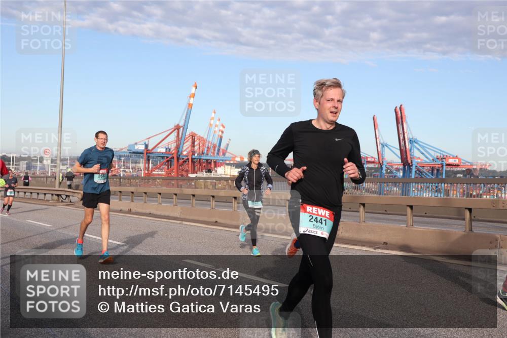03.10.2024 - Köhlbrandbrückenlauf Matties Gatica Varas http://msf.ph/oto/7145495 03.10.2024 09:42:40 Position 2 2633, 2441 meine-sportfotos.de