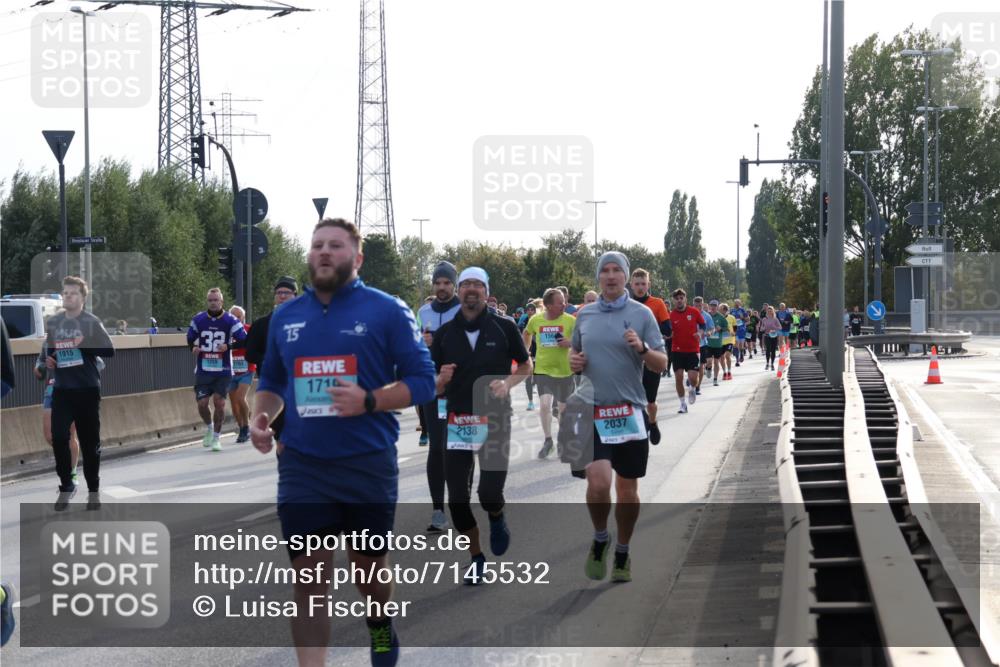 03.10.2024 - Köhlbrandbrückenlauf Luisa Fischer http://msf.ph/oto/7145532 03.10.2024 09:14:56 Position 3 1915, 1259, 15, 1710, 156, 2138, 2037 meine-sportfotos.de