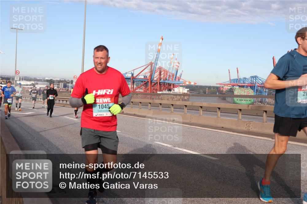 03.10.2024 - Köhlbrandbrückenlauf Matties Gatica Varas http://msf.ph/oto/7145533 03.10.2024 09:42:42 Position 2 1045, 22, 26 meine-sportfotos.de