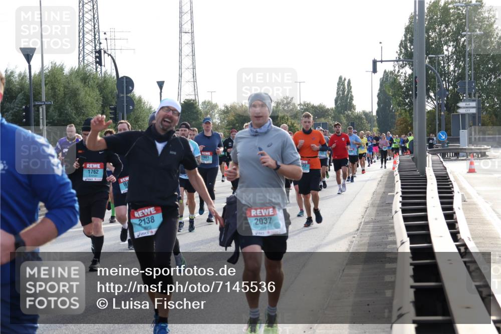 03.10.2024 - Köhlbrandbrückenlauf Luisa Fischer http://msf.ph/oto/7145536 03.10.2024 09:14:57 Position 3 1762, 1901, 122, 2138, 2037 meine-sportfotos.de