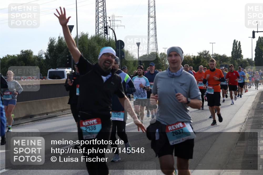 03.10.2024 - Köhlbrandbrückenlauf Luisa Fischer http://msf.ph/oto/7145546 03.10.2024 09:14:58 Position 3 1479, 2138, 1750, 1539, 2037, 2422 meine-sportfotos.de