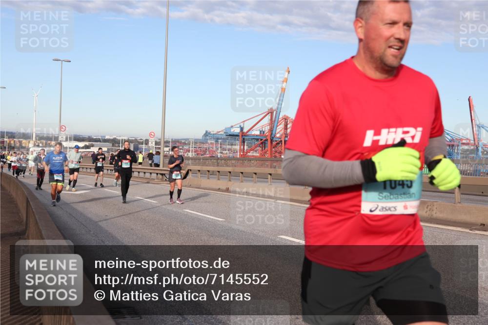 03.10.2024 - Köhlbrandbrückenlauf Matties Gatica Varas http://msf.ph/oto/7145552 03.10.2024 09:42:43 Position 2 40 meine-sportfotos.de