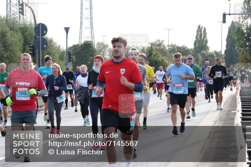 03.10.2024 - Köhlbrandbrückenlauf Luisa Fischer http://msf.ph/oto/7145567 03.10.2024 09:15:05 Position 3 11, 1045, 1654, 1900, 1616, 1831 meine-sportfotos.de