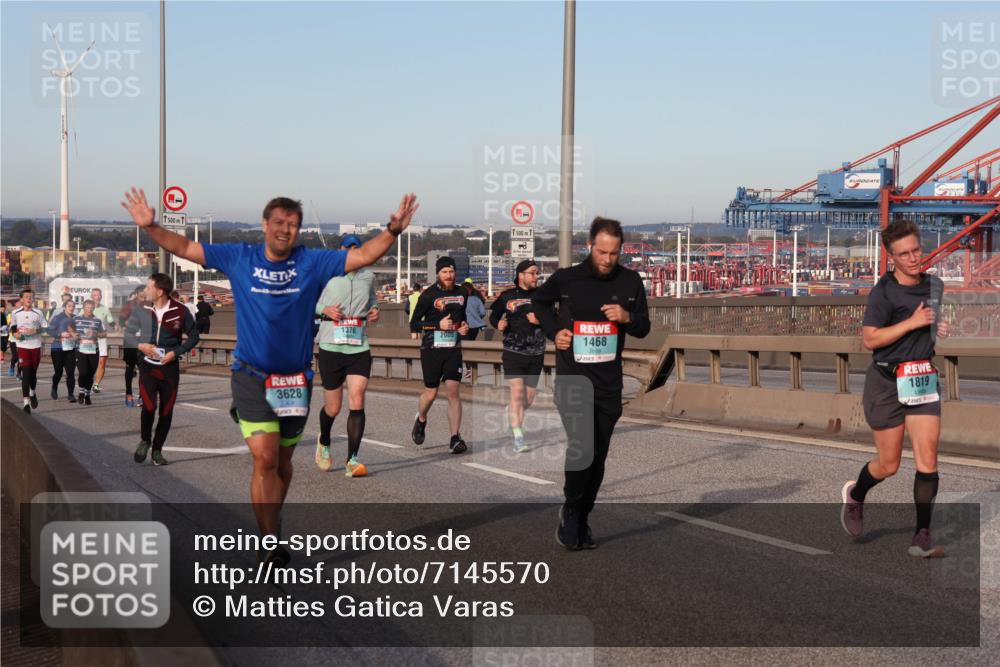 03.10.2024 - Köhlbrandbrückenlauf Matties Gatica Varas http://msf.ph/oto/7145570 03.10.2024 09:42:45 Position 2 1500, 45, 3628, 2005, 1500, 1468, 1819 meine-sportfotos.de