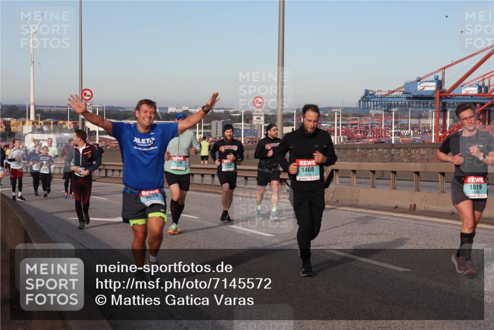 03.10.2024 - Köhlbrandbrückenlauf Matties Gatica Varas http://msf.ph/oto/7145572 03.10.2024 09:42:45 Position 2 3628, 1376, 2005, 500, 1468, 1819 meine-sportfotos.de