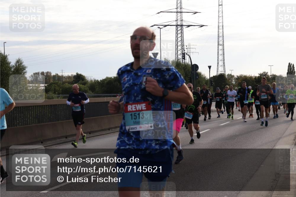 03.10.2024 - Köhlbrandbrückenlauf Luisa Fischer http://msf.ph/oto/7145621 03.10.2024 09:15:20 Position 3 1824, 1513, 211, 2484, 2150 meine-sportfotos.de