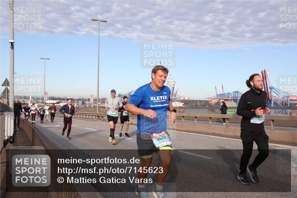 03.10.2024 - Köhlbrandbrückenlauf Matties Gatica Varas http://msf.ph/oto/7145623 03.10.2024 09:42:48 Position 2 1376, 4, 3628, 1468 meine-sportfotos.de