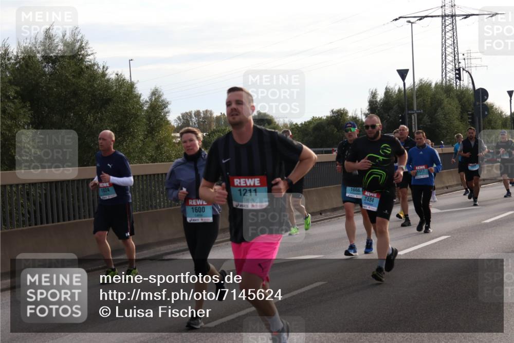 03.10.2024 - Köhlbrandbrückenlauf Luisa Fischer http://msf.ph/oto/7145624 03.10.2024 09:15:21 Position 3 1824, 1600, 1211, 1666, 2484, 1917 meine-sportfotos.de