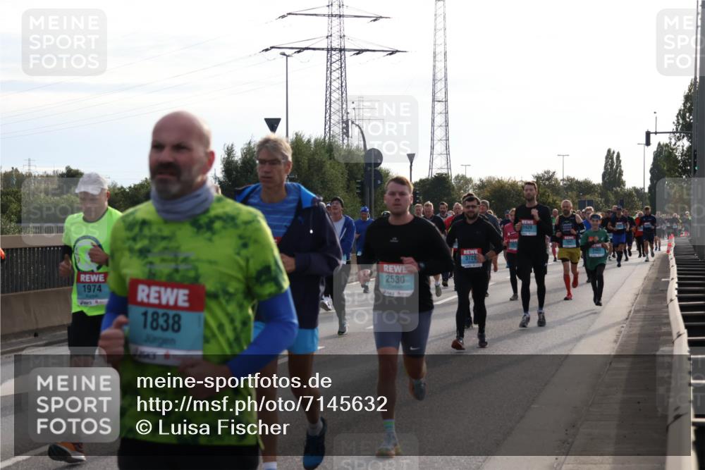 03.10.2024 - Köhlbrandbrückenlauf Luisa Fischer http://msf.ph/oto/7145632 03.10.2024 09:15:28 Position 3 1974, 1838, 3728, 2530, 1620, 1647 meine-sportfotos.de