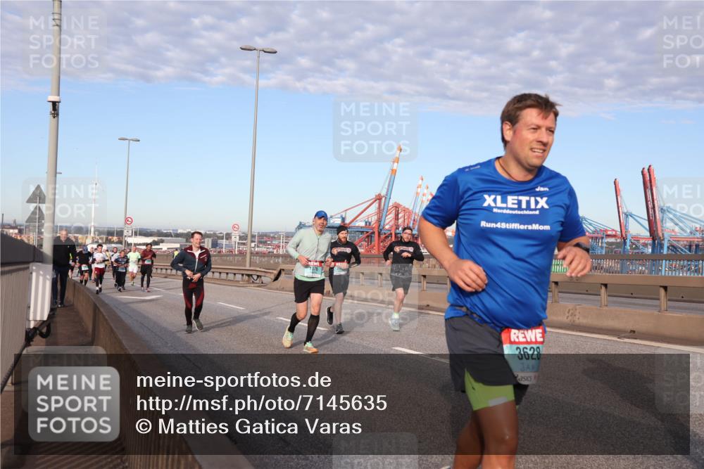 03.10.2024 - Köhlbrandbrückenlauf Matties Gatica Varas http://msf.ph/oto/7145635 03.10.2024 09:42:49 Position 2 376, 4, 3628 meine-sportfotos.de