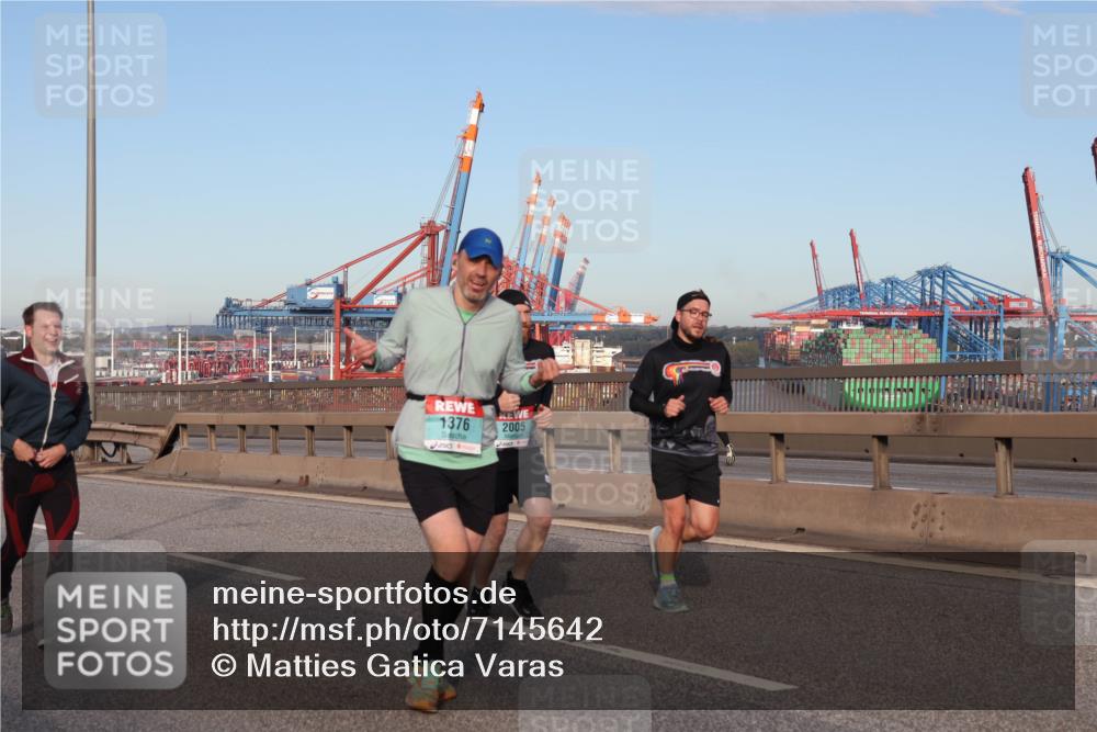 03.10.2024 - Köhlbrandbrückenlauf Matties Gatica Varas http://msf.ph/oto/7145642 03.10.2024 09:42:50 Position 2 1376, 2005 meine-sportfotos.de