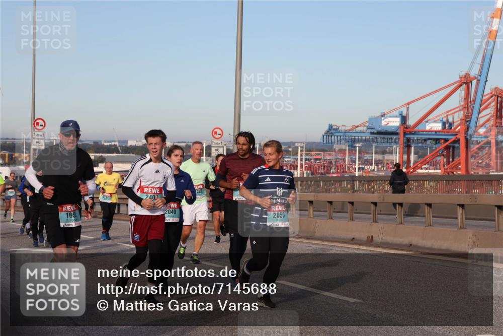 03.10.2024 - Köhlbrandbrückenlauf Matties Gatica Varas http://msf.ph/oto/7145688 03.10.2024 09:42:55 Position 2 1500, 165, 2191, 2403, 2049, 1500, 1, 2050 meine-sportfotos.de