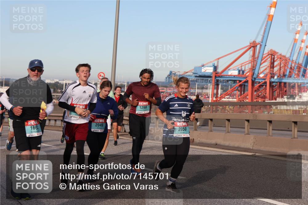 03.10.2024 - Köhlbrandbrückenlauf Matties Gatica Varas http://msf.ph/oto/7145701 03.10.2024 09:42:56 Position 2 1652, 2049, 1298, 2050 meine-sportfotos.de
