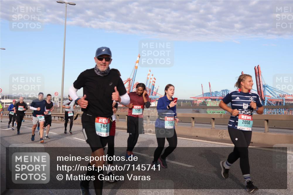 03.10.2024 - Köhlbrandbrückenlauf Matties Gatica Varas http://msf.ph/oto/7145741 03.10.2024 09:42:58 Position 2 165, 1298, 2049, 2050 meine-sportfotos.de