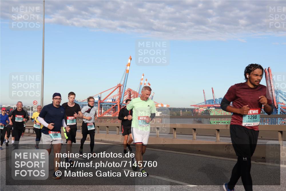 03.10.2024 - Köhlbrandbrückenlauf Matties Gatica Varas http://msf.ph/oto/7145760 03.10.2024 09:43:00 Position 2 1932, 1996, 3163, 128, 1956, 1298 meine-sportfotos.de