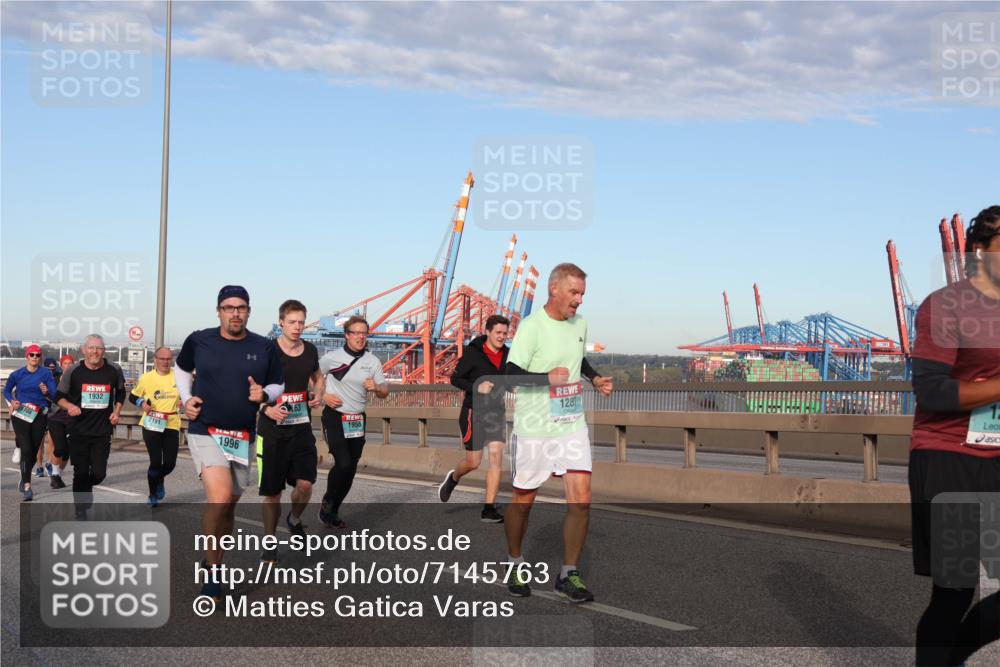 03.10.2024 - Köhlbrandbrückenlauf Matties Gatica Varas http://msf.ph/oto/7145763 03.10.2024 09:43:00 Position 2 1932, 2191, 4512, 1996, 63, 1956, 1281 meine-sportfotos.de