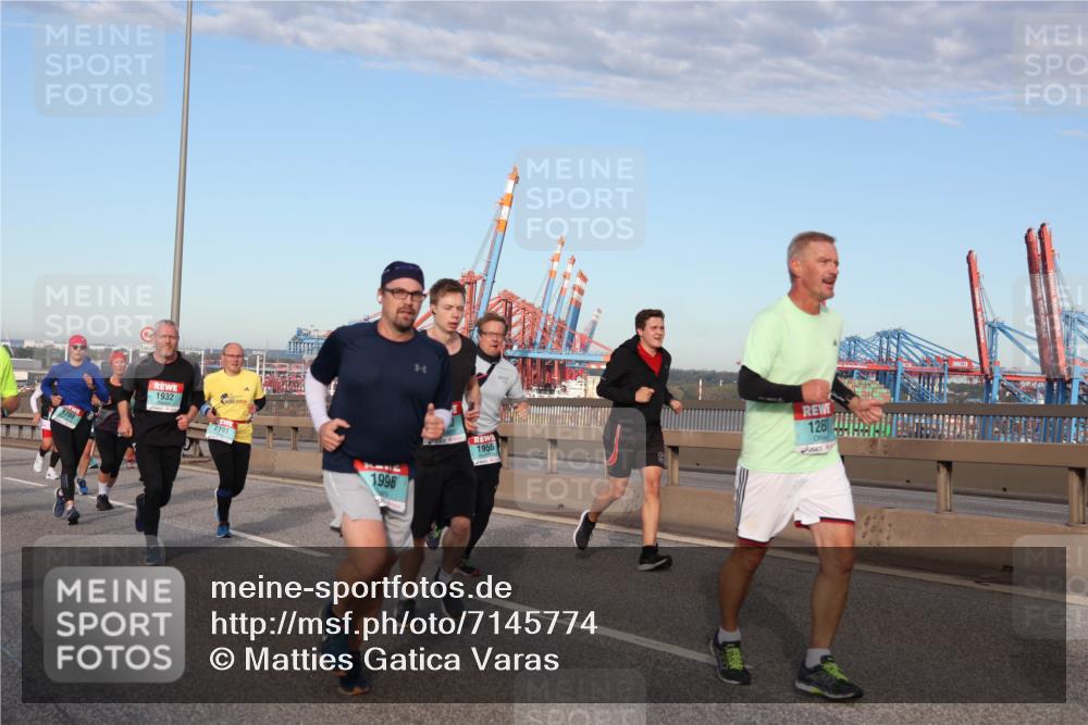 03.10.2024 - Köhlbrandbrückenlauf Matties Gatica Varas http://msf.ph/oto/7145774 03.10.2024 09:43:01 Position 2 1708, 1932, 2191, 1996, 1956, 1281 meine-sportfotos.de