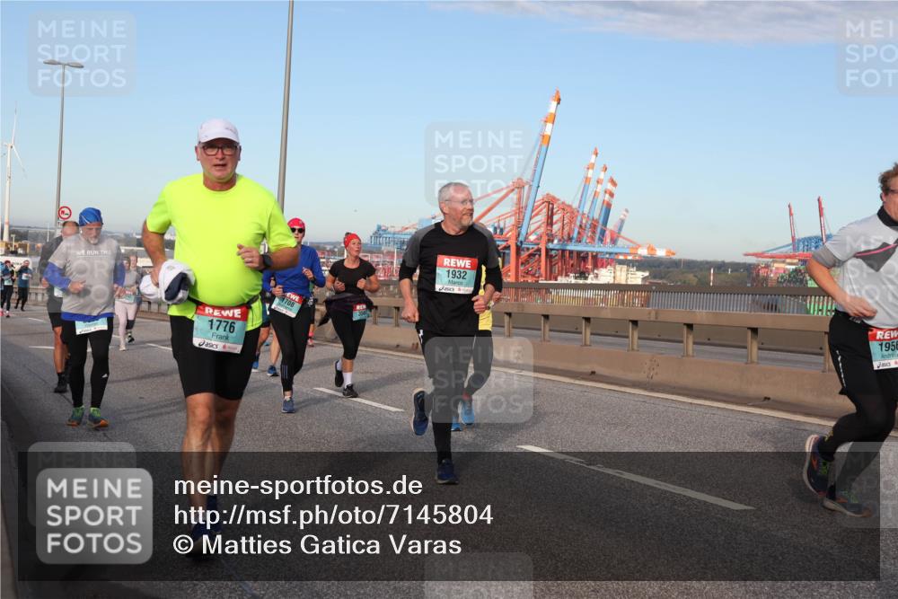03.10.2024 - Köhlbrandbrückenlauf Matties Gatica Varas http://msf.ph/oto/7145804 03.10.2024 09:43:02 Position 2 1708, 1776, 1755, 1932, 1956 meine-sportfotos.de