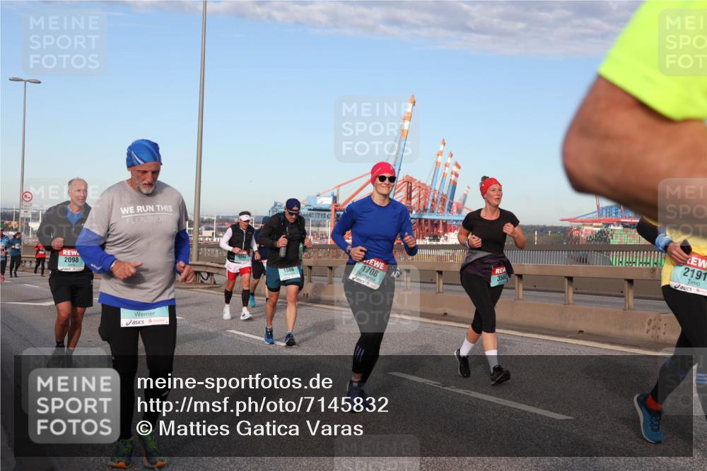 03.10.2024 - Köhlbrandbrückenlauf Matties Gatica Varas http://msf.ph/oto/7145832 03.10.2024 09:43:04 Position 2 2098, 1794, 1666, 1708, 356, 2191 meine-sportfotos.de