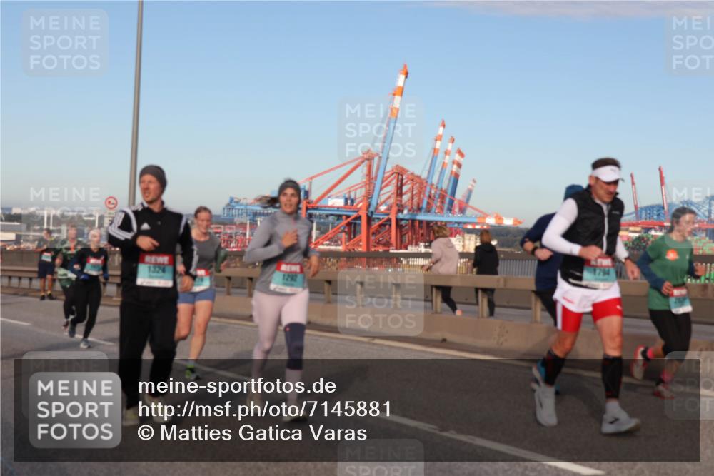 03.10.2024 - Köhlbrandbrückenlauf Matties Gatica Varas http://msf.ph/oto/7145881 03.10.2024 09:43:08 Position 2 1324, 1292 meine-sportfotos.de