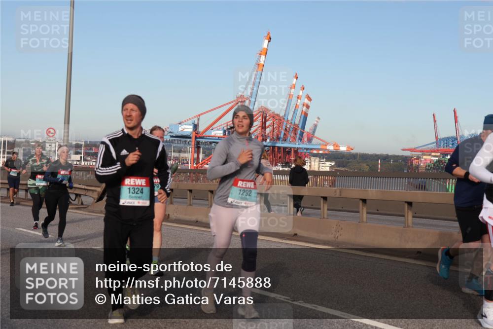 03.10.2024 - Köhlbrandbrückenlauf Matties Gatica Varas http://msf.ph/oto/7145888 03.10.2024 09:43:09 Position 2 500, 1324, 79, 1292 meine-sportfotos.de
