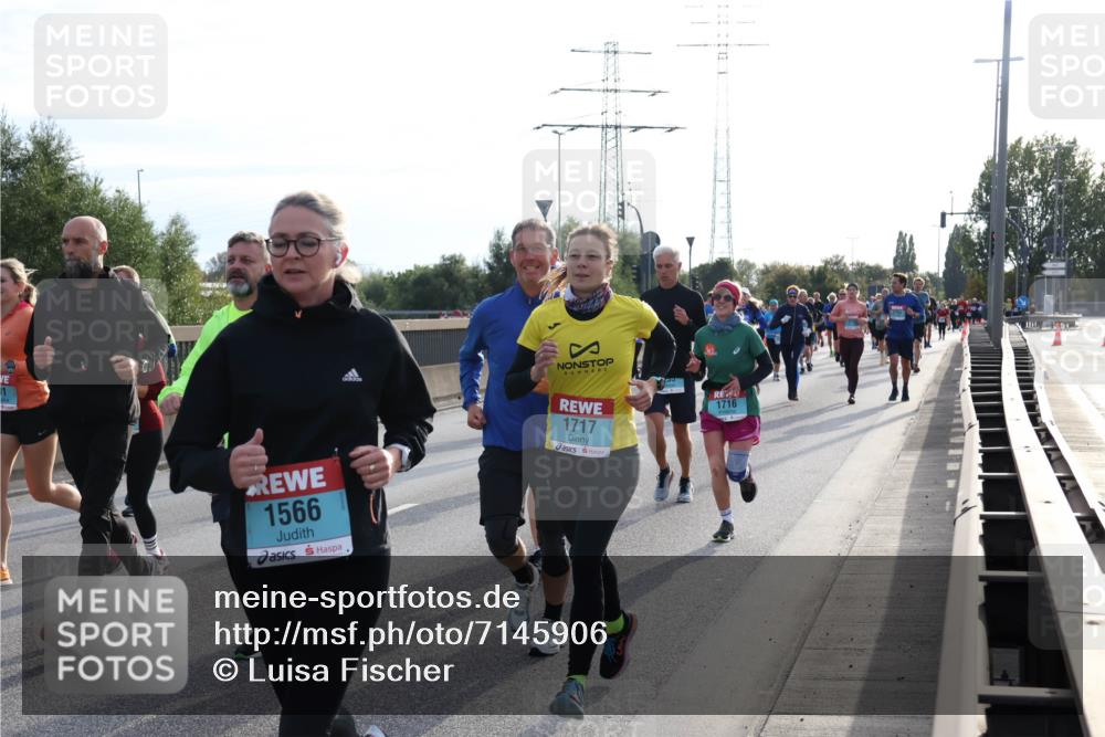 03.10.2024 - Köhlbrandbrückenlauf Luisa Fischer http://msf.ph/oto/7145906 03.10.2024 09:15:56 Position 3 1, 1566, 1717, 1716 meine-sportfotos.de