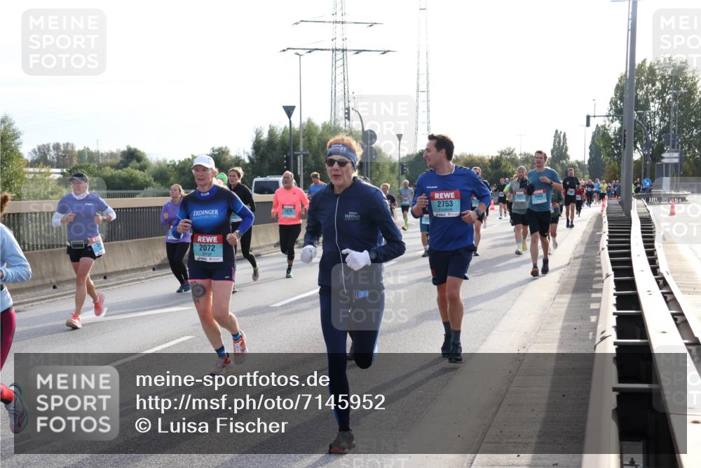 03.10.2024 - Köhlbrandbrückenlauf Luisa Fischer http://msf.ph/oto/7145952 03.10.2024 09:16:01 Position 3 2072, 1875, 2753 meine-sportfotos.de