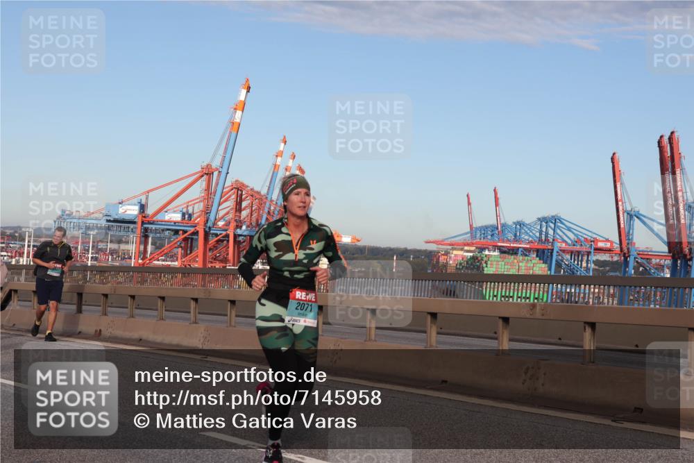 03.10.2024 - Köhlbrandbrückenlauf Matties Gatica Varas http://msf.ph/oto/7145958 03.10.2024 09:43:14 Position 2 2071 meine-sportfotos.de