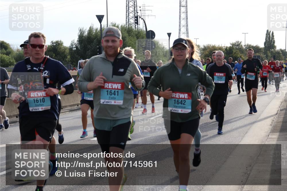 03.10.2024 - Köhlbrandbrückenlauf Luisa Fischer http://msf.ph/oto/7145961 03.10.2024 09:16:07 Position 3 1610, 1868, 2089, 1641, 1642, 1932, 1404 meine-sportfotos.de