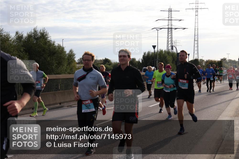 03.10.2024 - Köhlbrandbrückenlauf Luisa Fischer http://msf.ph/oto/7145973 03.10.2024 09:16:12 Position 3 38, 1464, 156, 92, 1404 meine-sportfotos.de