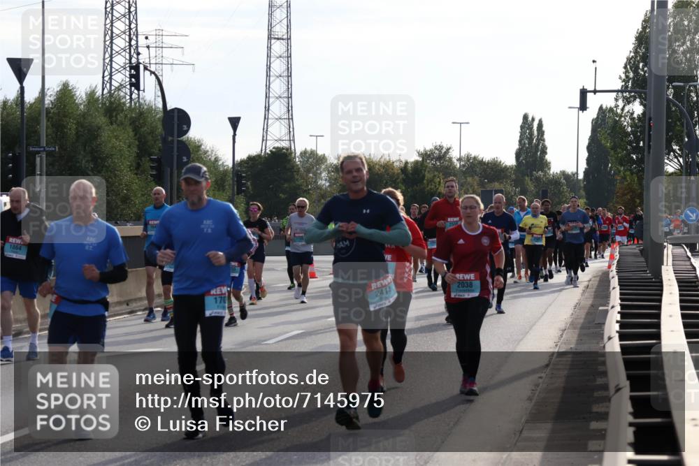 03.10.2024 - Köhlbrandbrückenlauf Luisa Fischer http://msf.ph/oto/7145975 03.10.2024 09:16:15 Position 3 1864, 3010, 30, 07, 164, 170, 255, 2414, 2038 meine-sportfotos.de