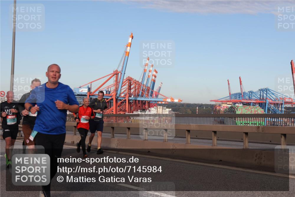 03.10.2024 - Köhlbrandbrückenlauf Matties Gatica Varas http://msf.ph/oto/7145984 03.10.2024 09:43:16 Position 2 500, 1, 2238, 1147 meine-sportfotos.de