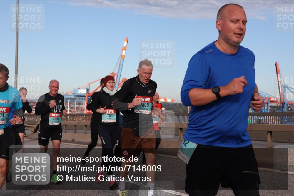 03.10.2024 - Köhlbrandbrückenlauf Matties Gatica Varas http://msf.ph/oto/7146009 03.10.2024 09:43:18 Position 2 01, 2238, 1751, 1800, 2092 meine-sportfotos.de