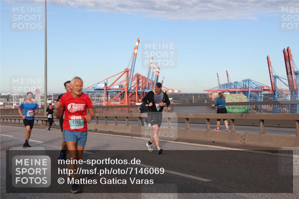 03.10.2024 - Köhlbrandbrückenlauf Matties Gatica Varas http://msf.ph/oto/7146069 03.10.2024 09:43:23 Position 2 500, 1, 1703 meine-sportfotos.de