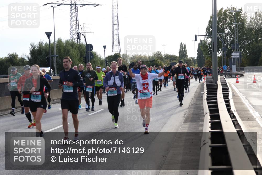 03.10.2024 - Köhlbrandbrückenlauf Luisa Fischer http://msf.ph/oto/7146129 03.10.2024 09:16:42 Position 3 1826, 1799, 1369, 1473, 2812, 1872, 2502 meine-sportfotos.de