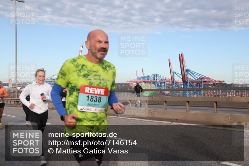03.10.2024 - Köhlbrandbrückenlauf Matties Gatica Varas http://msf.ph/oto/7146154 03.10.2024 09:43:28 Position 2 1838 meine-sportfotos.de
