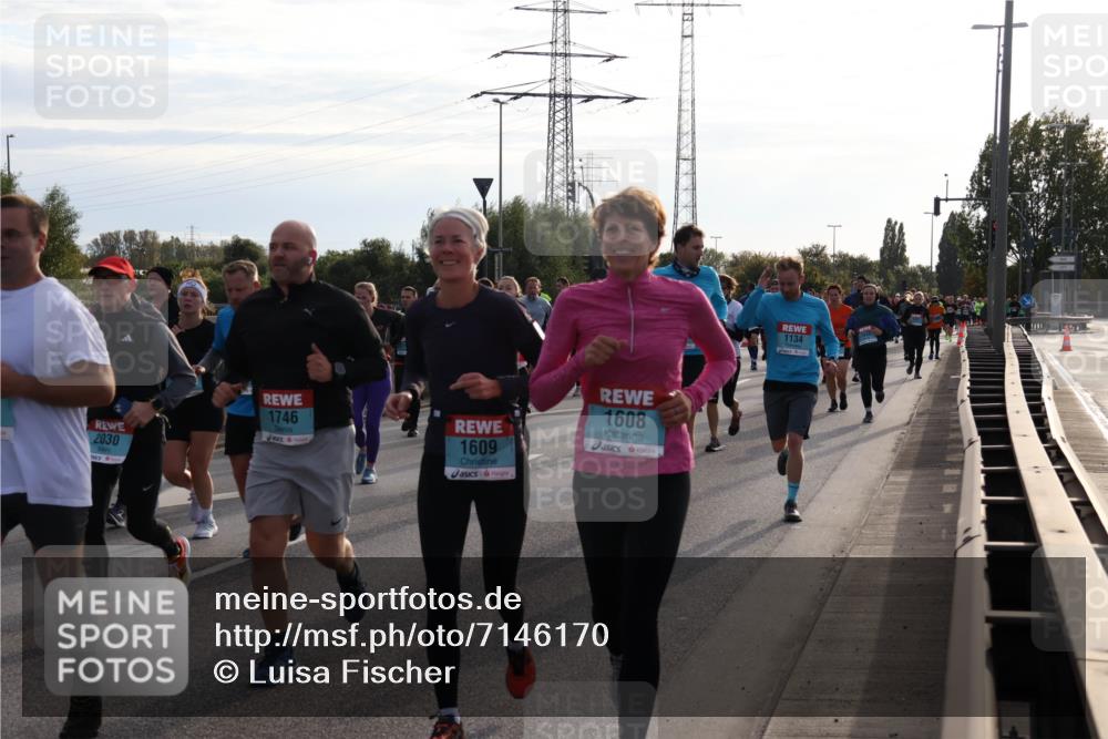 03.10.2024 - Köhlbrandbrückenlauf Luisa Fischer http://msf.ph/oto/7146170 03.10.2024 09:16:54 Position 3 2030, 1746, 1609, 1608, 1134 meine-sportfotos.de