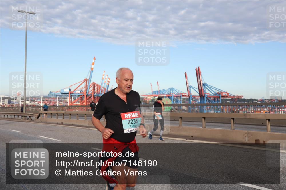 03.10.2024 - Köhlbrandbrückenlauf Matties Gatica Varas http://msf.ph/oto/7146190 03.10.2024 09:43:33 Position 2 2233 meine-sportfotos.de