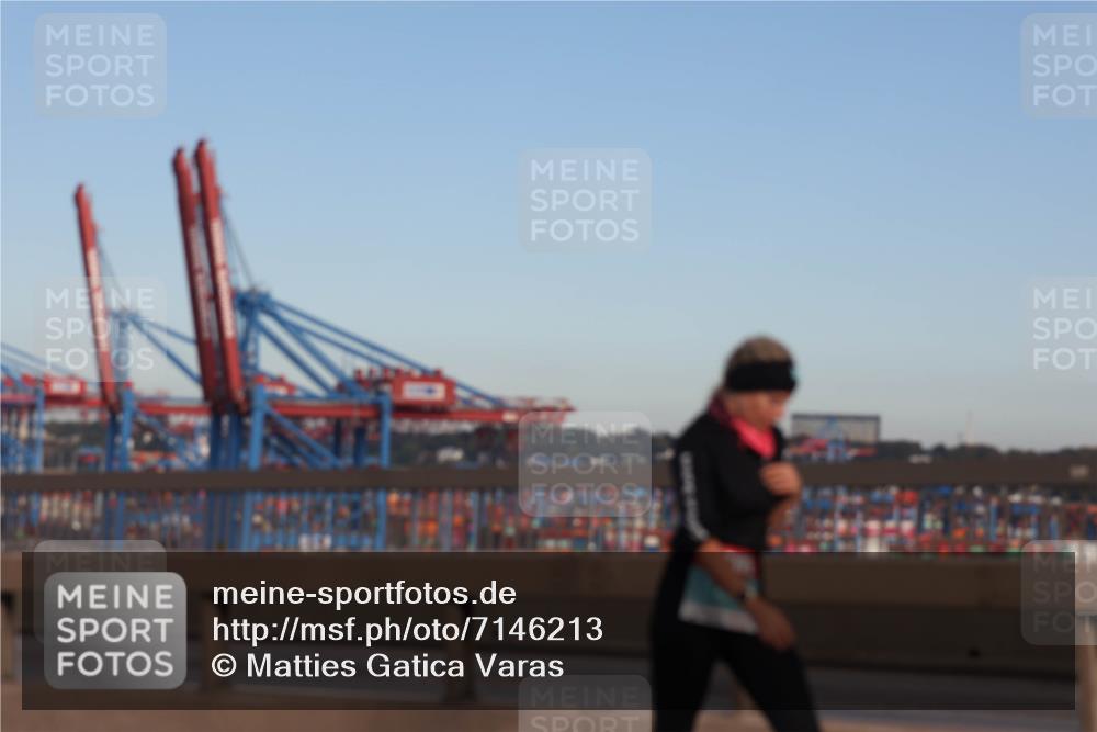 03.10.2024 - Köhlbrandbrückenlauf Matties Gatica Varas http://msf.ph/oto/7146213 03.10.2024 09:43:36 Position 2  meine-sportfotos.de