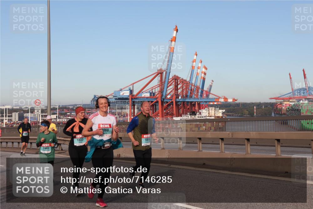 03.10.2024 - Köhlbrandbrückenlauf Matties Gatica Varas http://msf.ph/oto/7146285 03.10.2024 09:43:44 Position 2 500, 2069, 1833, 1886, 2483 meine-sportfotos.de