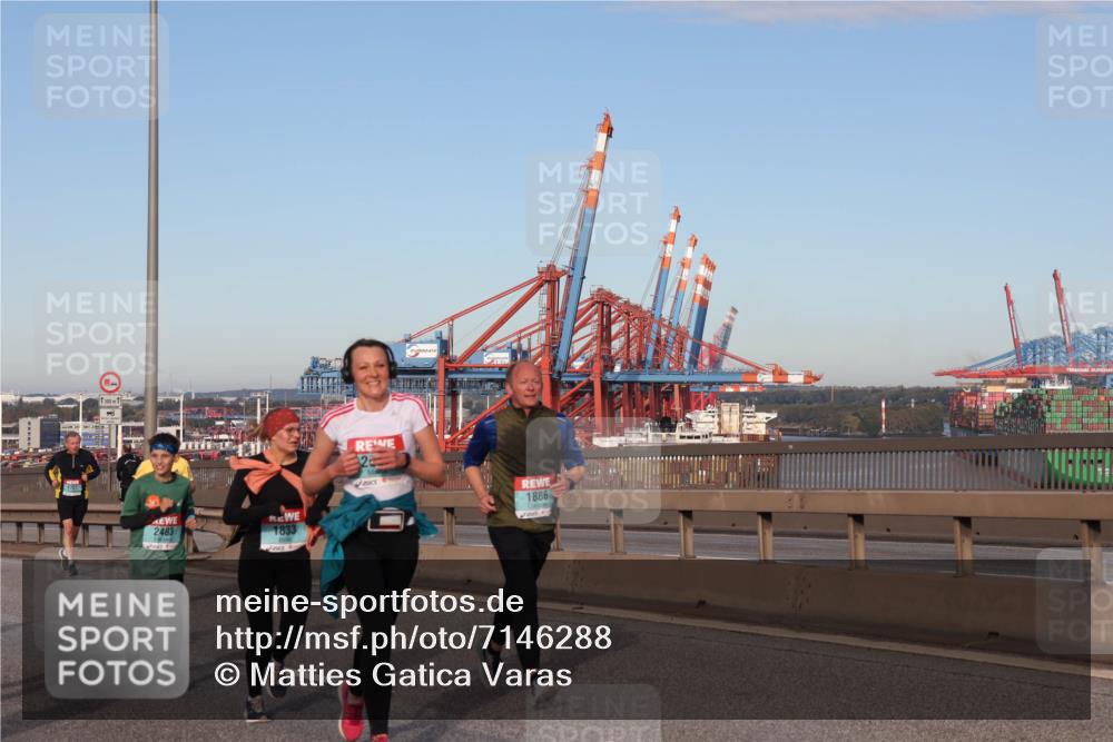 03.10.2024 - Köhlbrandbrückenlauf Matties Gatica Varas http://msf.ph/oto/7146288 03.10.2024 09:43:44 Position 2 500, 2483, 1833, 2, 1886 meine-sportfotos.de