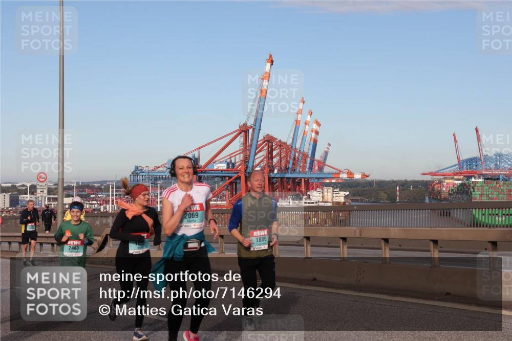 03.10.2024 - Köhlbrandbrückenlauf Matties Gatica Varas http://msf.ph/oto/7146294 03.10.2024 09:43:44 Position 2 500, 1, 2483, 2069, 1886 meine-sportfotos.de