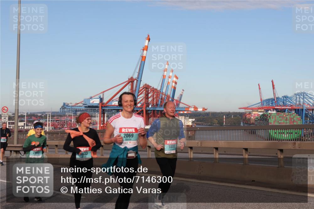 03.10.2024 - Köhlbrandbrückenlauf Matties Gatica Varas http://msf.ph/oto/7146300 03.10.2024 09:43:44 Position 2 500, 1, 2483, 833, 2069, 1886 meine-sportfotos.de