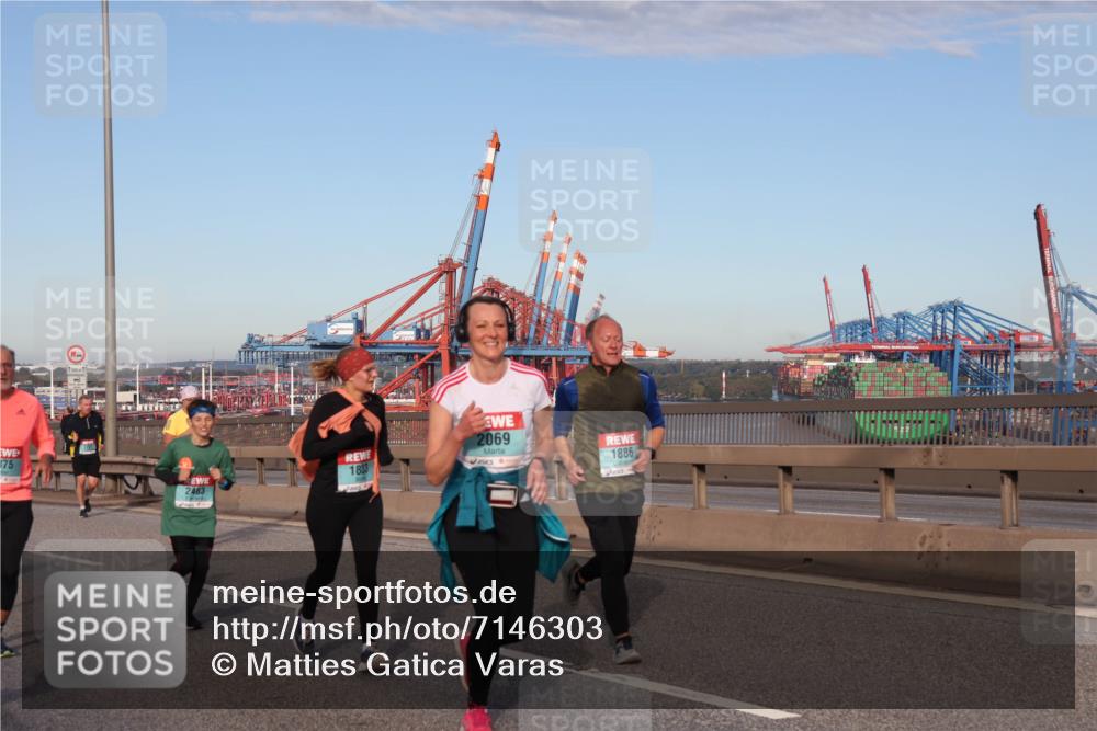03.10.2024 - Köhlbrandbrückenlauf Matties Gatica Varas http://msf.ph/oto/7146303 03.10.2024 09:43:45 Position 2 875, 500, 1, 2069, 1833, 1886, 2483 meine-sportfotos.de