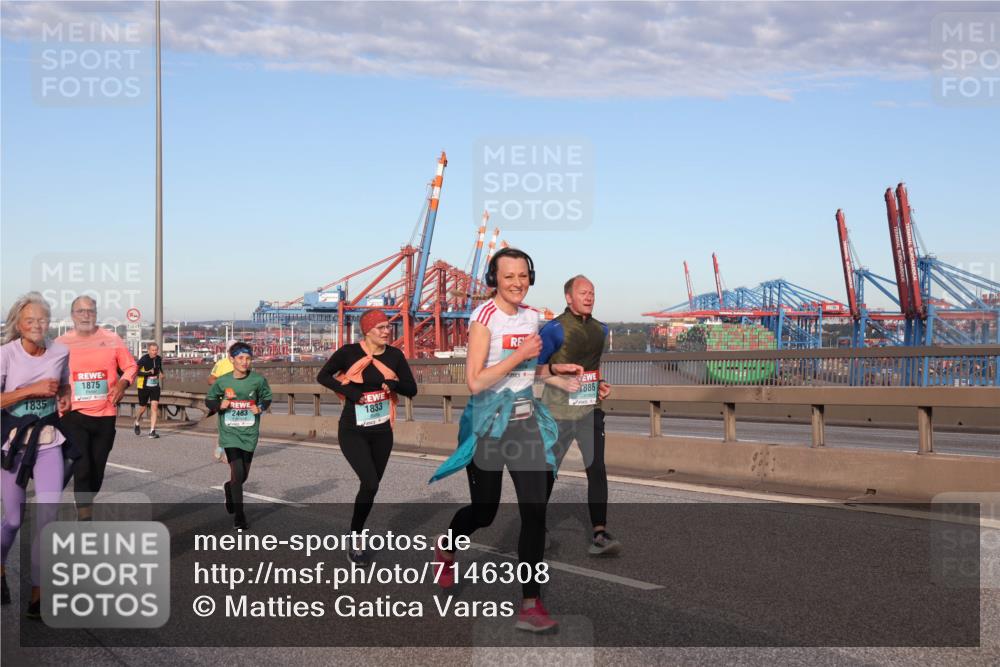 03.10.2024 - Köhlbrandbrückenlauf Matties Gatica Varas http://msf.ph/oto/7146308 03.10.2024 09:43:45 Position 2 1875, 2483, 886, 1833, 1835 meine-sportfotos.de