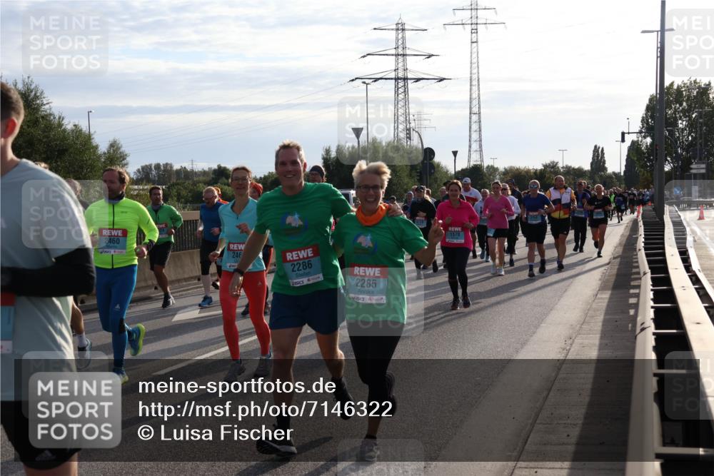 03.10.2024 - Köhlbrandbrückenlauf Luisa Fischer http://msf.ph/oto/7146322 03.10.2024 09:17:33 Position 3 2460, 246, 2286, 2285, 1570, 3154 meine-sportfotos.de